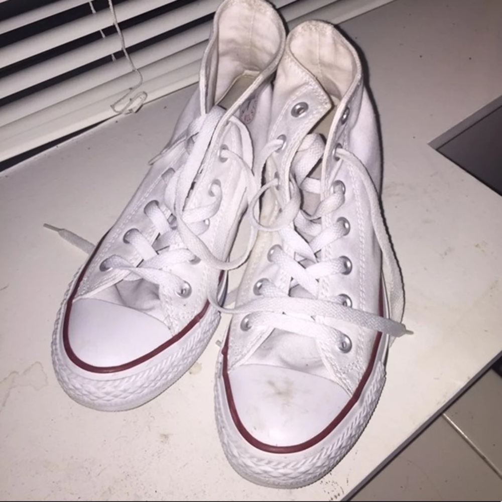 SOLD hightop white converse